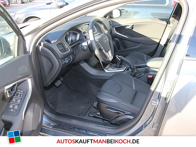 V40 D3 Geartronic Momentum / Foto 3