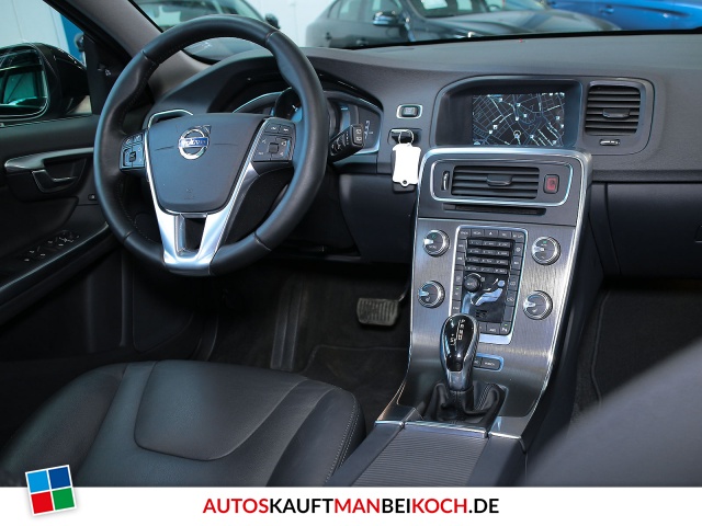 V60 D6 AWD Plug-In Hybrid Summum ACC Schiebedach / Foto 8