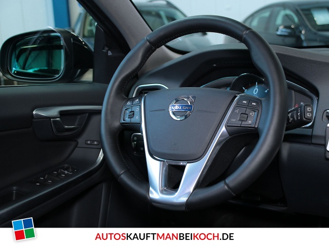 V60 D6 AWD Plug-In Hybrid Summum ACC Schiebedach / Foto 9