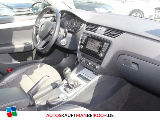 Octavia Combi III 2.0 TDI DSG Elegance 0,0% Fin / Foto 6