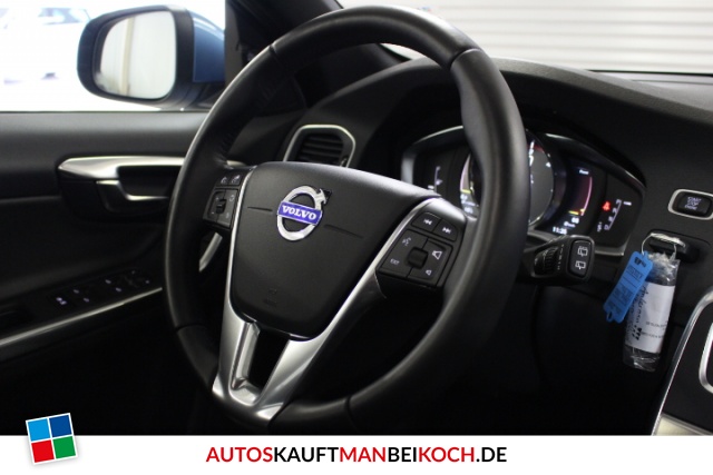 V60 D3 Summum Autom FahrerAss Stdhzg Four-C / Foto 7