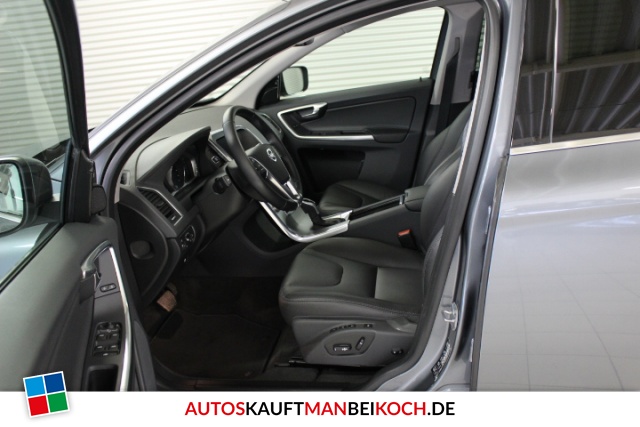 XC60 D5 AWD Summum Aut. FahrerAss SD Navi Xenon / Foto 3