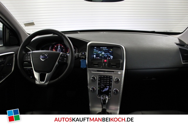 XC60 D5 AWD Summum Aut. FahrerAss SD Navi Xenon / Foto 6