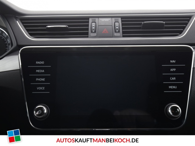 Superb Combi 1.4 TSI DSG Style Navi Canton Pan / Foto 9