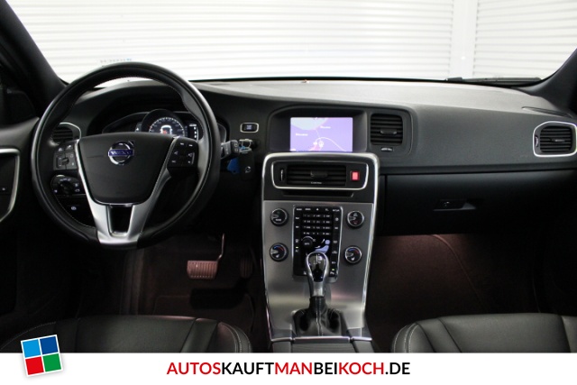 V60 D4 Linje Svart Aut. FahrerAss Navi PDC + vorne / Foto 8