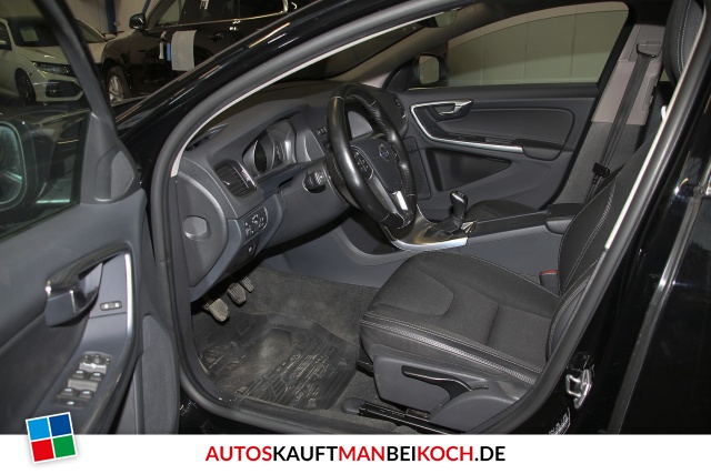 V60 T3 Momentum Navi Xenon Standheizung PDC SHZ / Foto 5