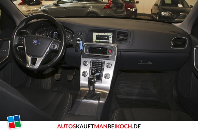 V60 T3 Momentum Navi Xenon Standheizung PDC SHZ / Foto 7