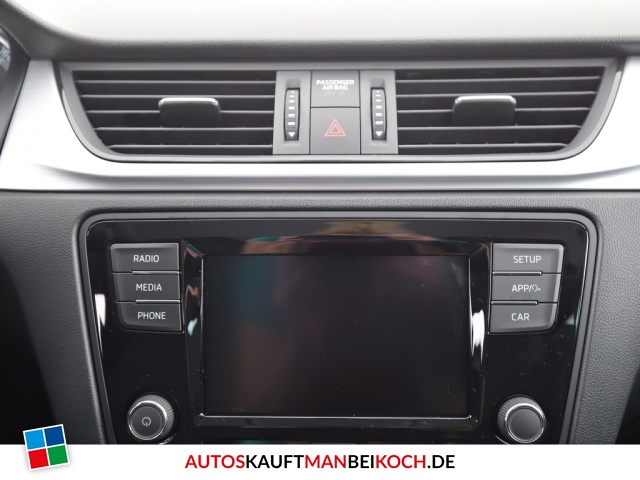 Rapid Spaceback 1.0 TSI Drive DSG Xenon Klimaaut / Foto 9