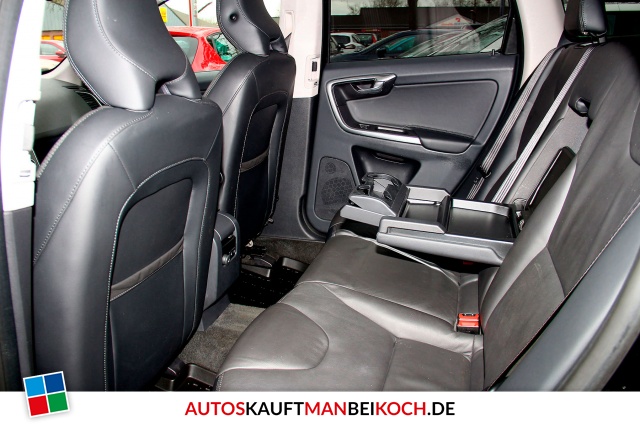XC60 D3 Summum FahrerAss Stdhzg Four-C OnCall SD / Foto 7