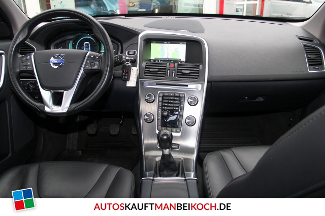 XC60 D3 Summum FahrerAss Stdhzg Four-C OnCall SD / Foto 8