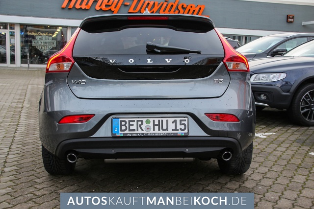V40 T3 Momentum Aut. Navi LED SZH PDC + vorne / Foto 4
