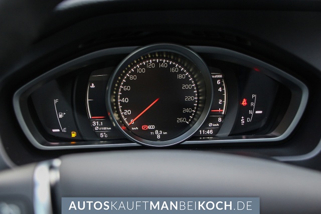 V40 T3 Momentum Aut. Navi LED SZH PDC + vorne / Foto 9