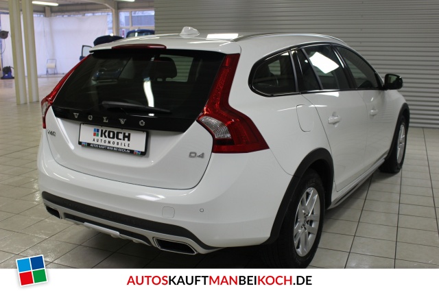 V60 CC D4 Momentum Aut. Stdhzg OnCall Navi Xenon / Foto 2