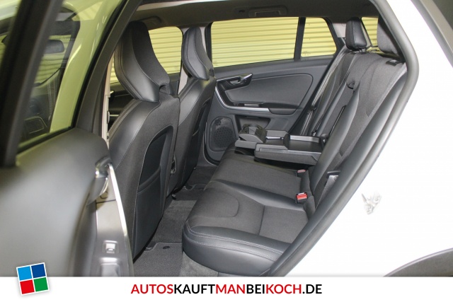 V60 CC D4 Momentum Aut. Stdhzg OnCall Navi Xenon / Foto 4