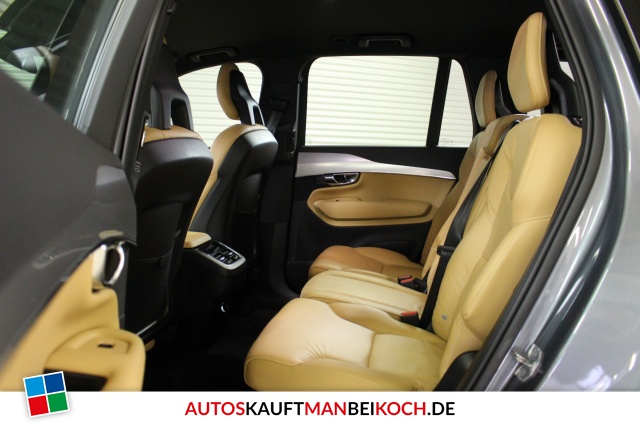 XC90 D4 2WD Momentum 7-sitzer PilotAssist Stdhzg / Foto 6