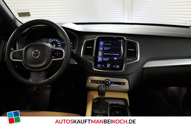 XC90 D4 2WD Momentum 7-sitzer PilotAssist Stdhzg / Foto 8