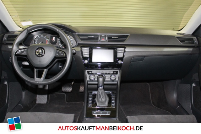 Superb Combi III 2.0 TSI DSG 4x4 Style Alcantara N / Foto 8