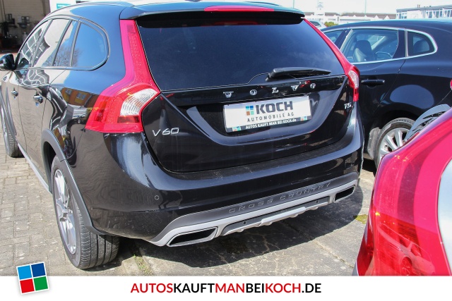V60 CC T5 Summum Aut. FahrerAss OnCall StHzg SD / Foto 4