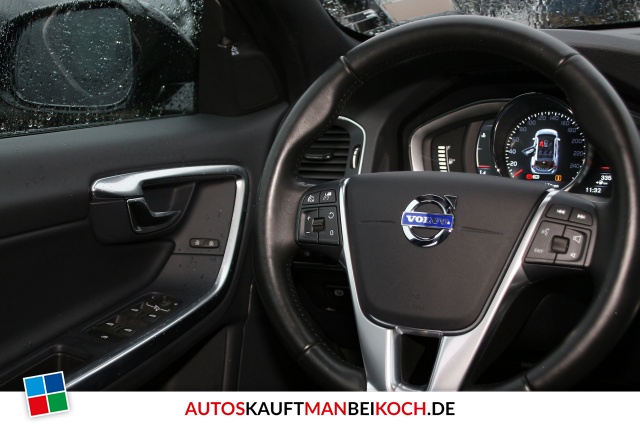 V60 CC T5 Summum Aut. FahrerAss OnCall StHzg SD / Foto 9
