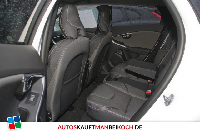 V40 CC T4 AWD Momentum Aut. Navi LED Digit Instr / Foto 6
