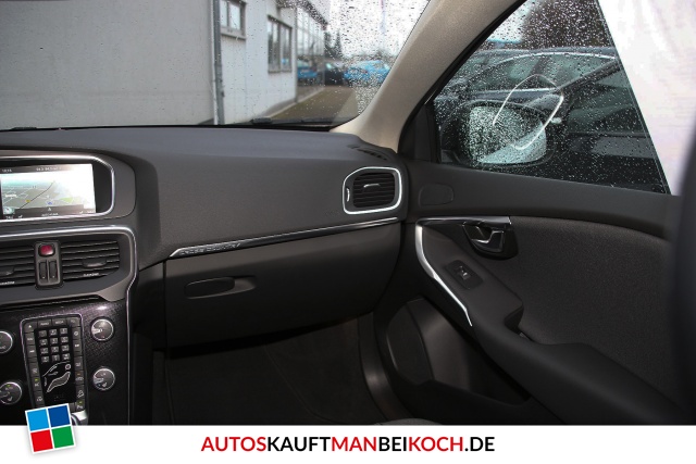V40 CC T4 AWD Momentum Aut. Navi LED Digit Instr / Foto 8