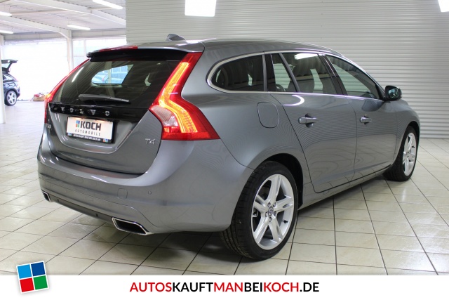 V60 T4 Summum Aut. ACC Kamera Navi Xenon Standhzg / Foto 2