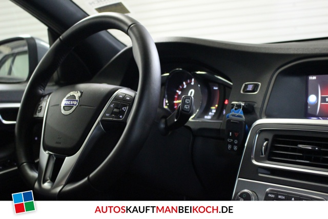 V60 T4 Summum Aut. ACC Kamera Navi Xenon Standhzg / Foto 7