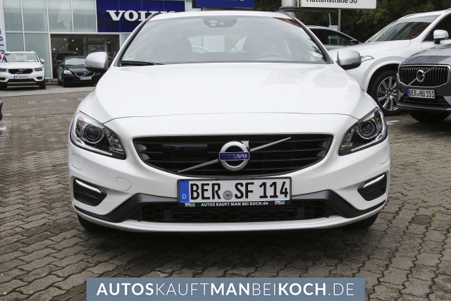 V60 D6 Plug-In AWD Geartronic R-Design / Foto 2