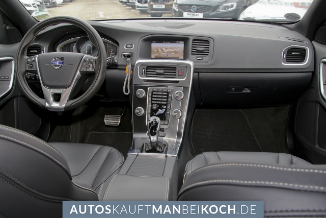 V60 D6 Plug-In AWD Geartronic R-Design / Foto 7