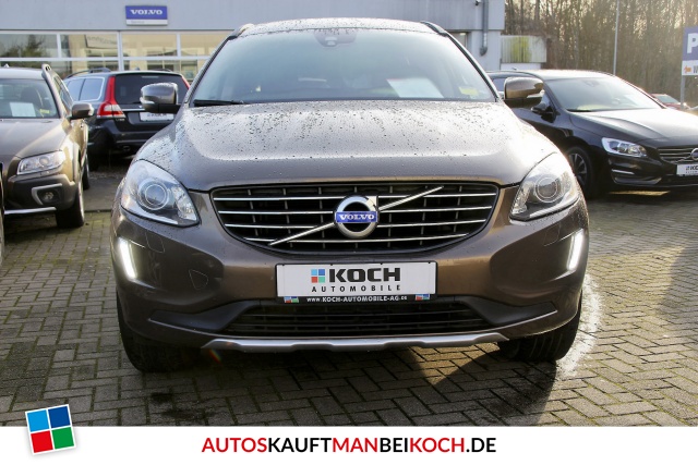 Volvo XC60 D4 AWD Momentum Leder Navi Xenon / Foto 2