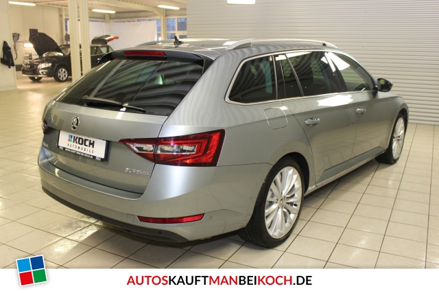 Superb Combi III 2.0 TSI DSG Style Plus Navi Xenon / Foto 2