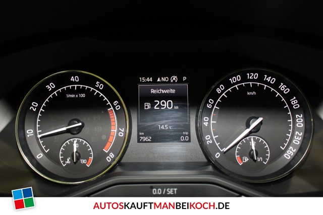 Superb Combi III 2.0 TSI DSG Style Plus Navi Xenon / Foto 8