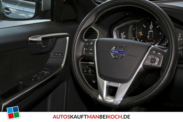 XC60 D4 AWD R-Design Aut. FahrerAss SD Standheiz / Foto 9