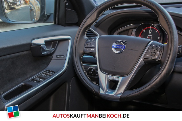 XC60 D4 AWD R-Design Aut. FahrerAss SD Standheiz / Foto 9