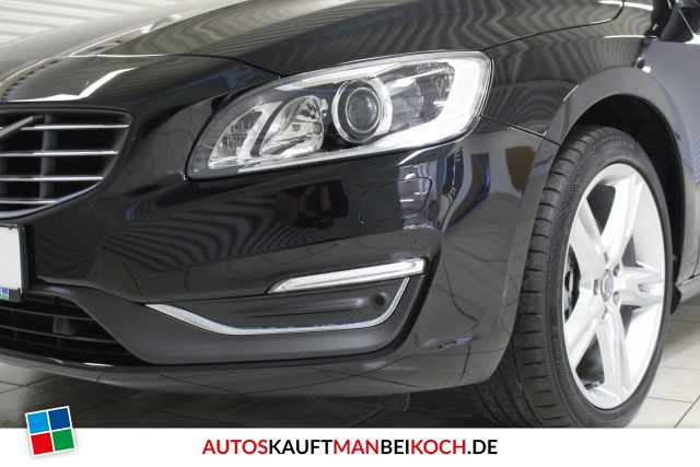 V60 T4 Summum Aut. ACC Navi Xenon Standhzg Kamera / Foto 2