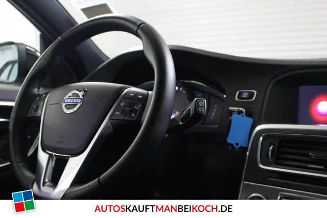 V60 T4 Summum Aut. ACC Navi Xenon Standhzg Kamera / Foto 9