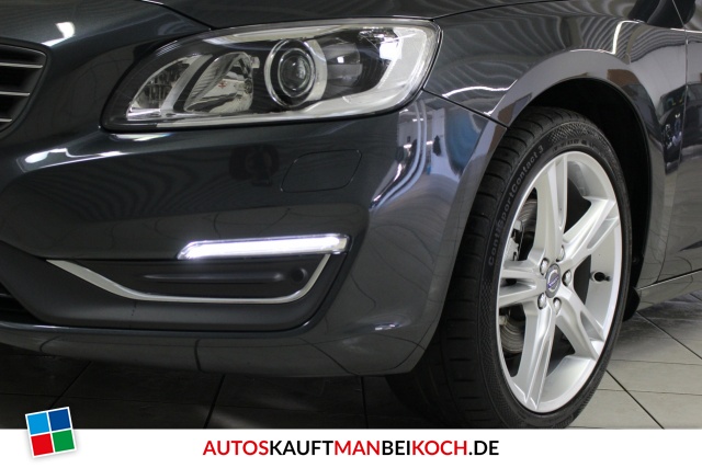 V60 T4 Summum Aut. ACC Navi Xenon Standhzg Kamera / Foto 2