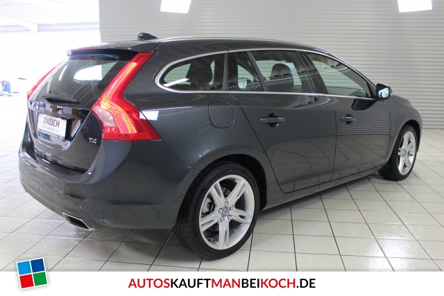 V60 T4 Summum Aut. ACC Navi Xenon Standhzg Kamera / Foto 3