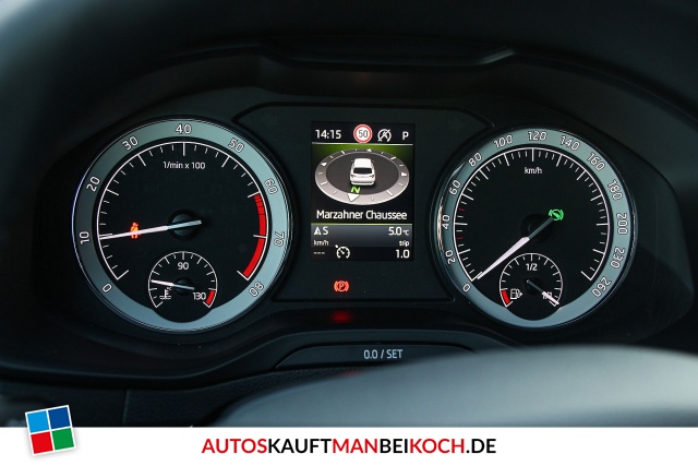 Karoq 1.5 TSI DSG Style NAVI ACC LED top / Foto 9