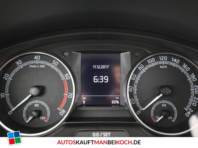 Rapid Spaceback 1.4 TSI DSG Drive Navi Xenon / Foto 4