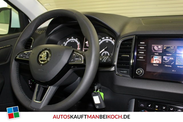 Karoq 1.0 TSI Ambition Plus LED Navi SHZ PDC Sofor / Foto 6