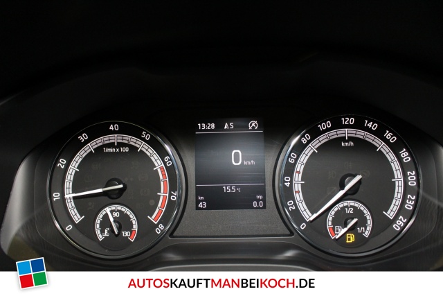 Karoq 1.0 TSI Ambition Plus LED Navi SHZ PDC Sofor / Foto 7