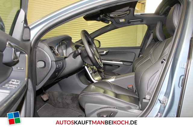 V60 D4 Summum Aut. FahrerAss PremiumSound SD OnCal / Foto 3