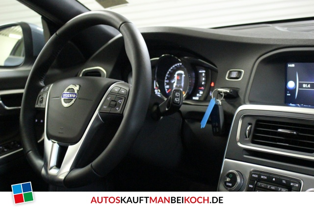 V60 D4 Summum Aut. FahrerAss PremiumSound SD OnCal / Foto 7