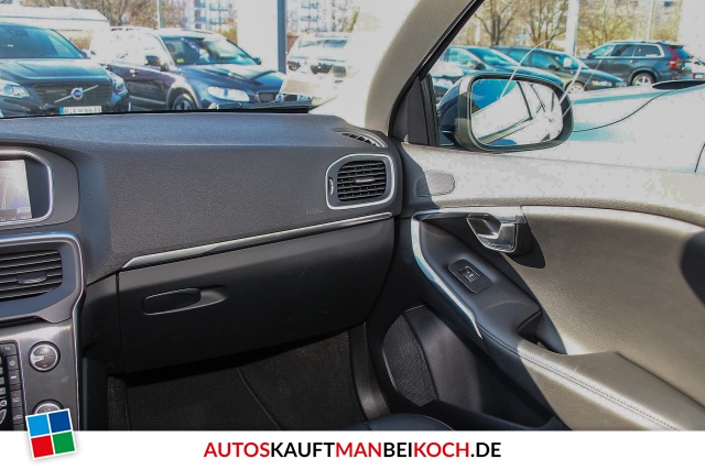 V40 D2 You Aut. Xenon Navi Leder PDC SHZ / Foto 8