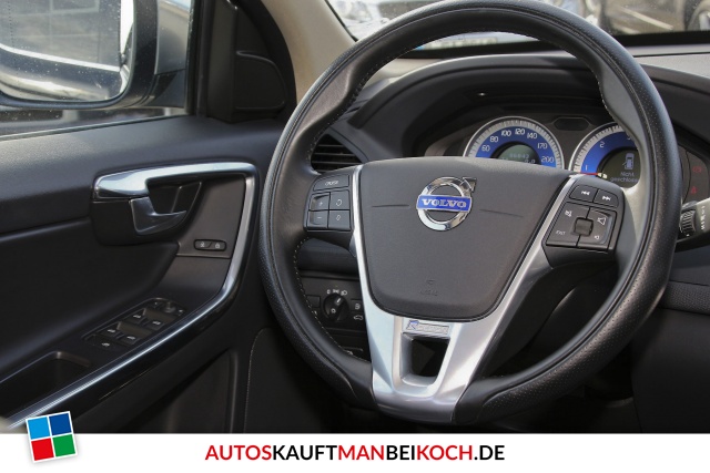 XC60 D4 R-Design Xenon StandHzg OnCall PDC SZH / Foto 8