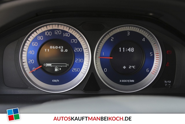 XC60 D4 R-Design Xenon StandHzg OnCall PDC SZH / Foto 9