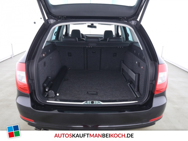 Superb Combi 2.0 TDI DSG Elegance Navi 0% / Foto 7