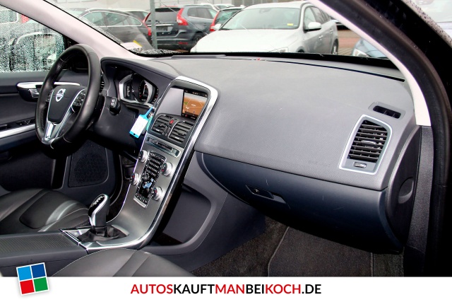 XC60 T5 AWD Summum Aut. FahrerAss OnCall Pano / Foto 7