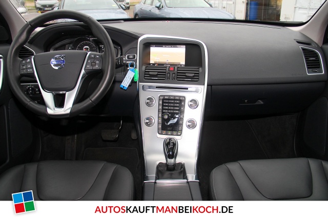 XC60 T5 AWD Summum Aut. FahrerAss OnCall Pano / Foto 9